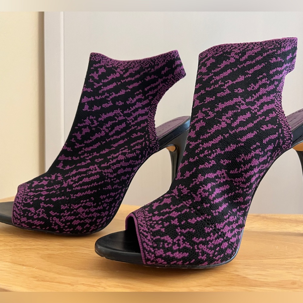 ZARA peep toe sock sandal size 37 (used only once!) so sexy